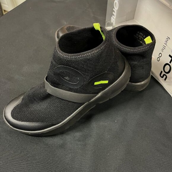 OOFOS Women's  Chukka Shoe - Black Sz. 8 - Picture 2 of 13